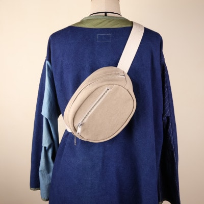 ボディバッグ エッグ　【グレーベージュ】