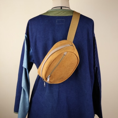 ボディバッグ エッグ　【キャメル×グレーベージュ】