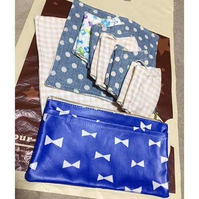 ●ハンドメイドの立体ガーゼマスク&ポーチセット