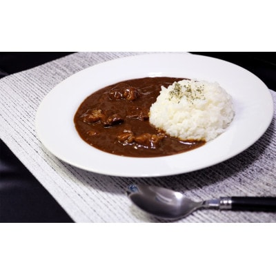 松阪牛カレー　角切り牛肉を100%使用　レトルト　1人前(200g)×4箱セット