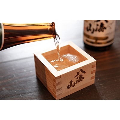 越後の名酒「八海山」 清酒【四合瓶720ml】