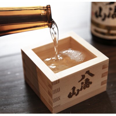 【魚沼地域限定】純米酒 八海山「魚沼で候」1800ml×3本(化粧箱付き)