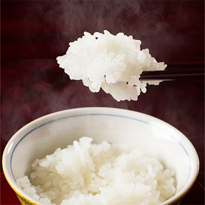 2022年4月発送開始『定期便』【厳選】魚沼産コシヒカリ(無洗米5kg) 全3回