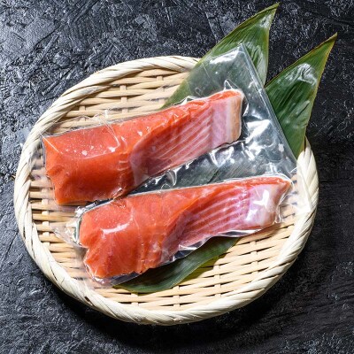 3ヶ月定期便 甘塩紅鮭 真空パック 小分け 冷凍2切×4袋 計8切れ