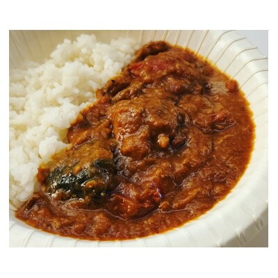 完熟トマトとガーリックチキンの夏野菜カレー