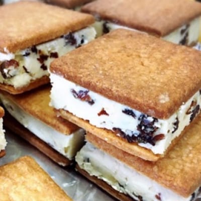 レーズンバターサンド 8個入り