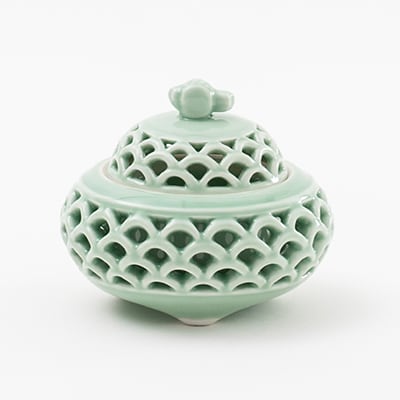 青磁蕪型青海波透かし彫り香炉