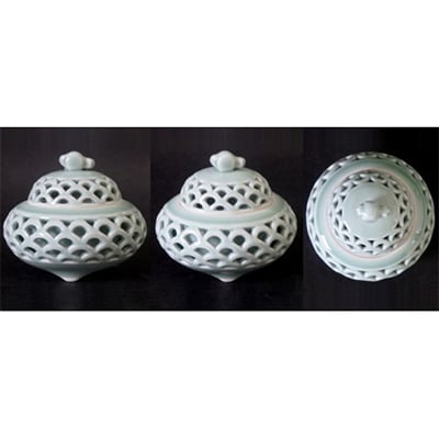 青磁蕪型青海波透かし彫り香炉