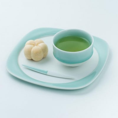 【伊万里焼】鍋島青磁菓子盆と煎茶碗、菓子切セット