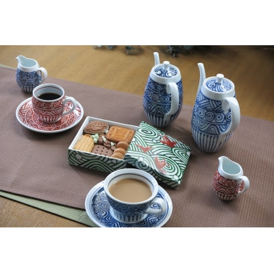 遊鯉紋陶箱・中