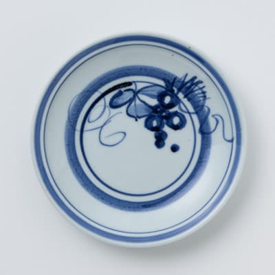 ぶどう柄18cm皿(縁付)　伊万里陶苑