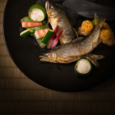 on-dish round plate Φ240
