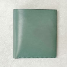 ASUMEDERU ハンドメイド イタリア製ベビーカーフレザー二つ折り財布(小銭入付) グリーン | ふるさと納税のお礼品