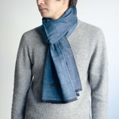 シルク起毛のリバーシブルマフラー　ウインドペン柄　blue