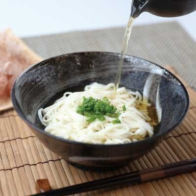 だしの旨味を堪能 「枕崎本枯れ だしうどん」 6セット かつお節 かつ市 | ふるさと納税のお礼品