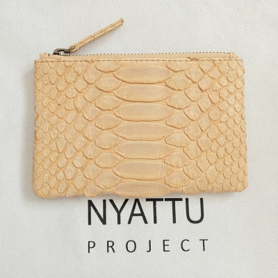 NYATTU PROJECT　天然パイソン革(ヘビ革)フラグメントケース(ポーチ)クリーム