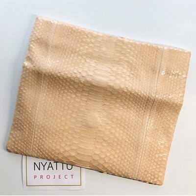 NYATTU PROJECT　天然パイソン革(ヘビ革)　クラッチバックS　ヌーディーピンク