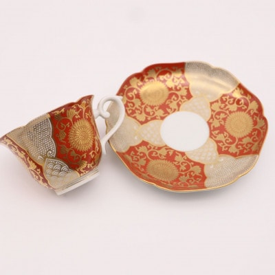 錦赤金彩菊華紋珈琲碗皿(有田焼 深海三龍堂)