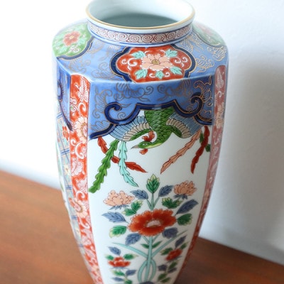 【さとふる限定】有田焼 8寸肩角花瓶 鳳凰草花(木箱付)