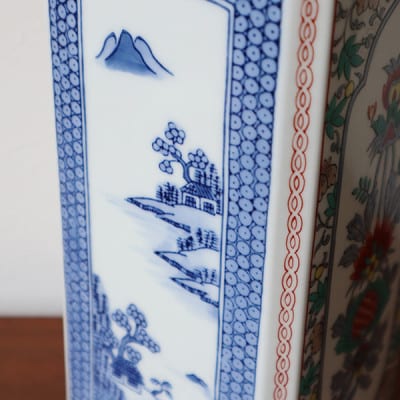 【さとふる限定】8寸角切花瓶　唐草山水