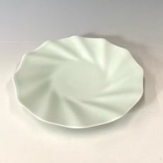 青白磁輪花皿1枚　有田焼・中仙窯 | ふるさと納税のお礼品
