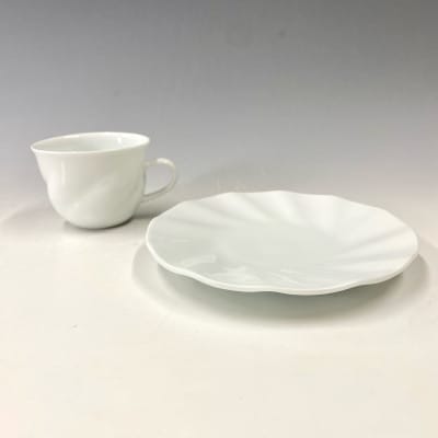 有田焼　中仙窯　中尾純　白磁ひねり珈琲碗皿