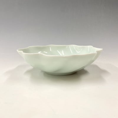 有田焼・中仙窯・中尾純　青白磁輪花鉢　