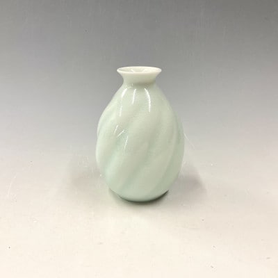 有田焼　中仙窯　中尾純　青白磁ひねり徳利