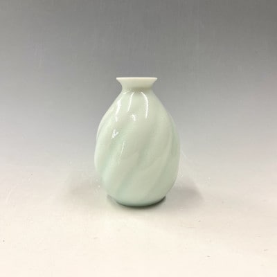 有田焼　中仙窯　中尾純　青白磁ひねり徳利