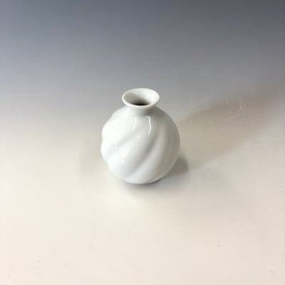 有田焼・中仙窯・中尾純　白磁ひねり花器