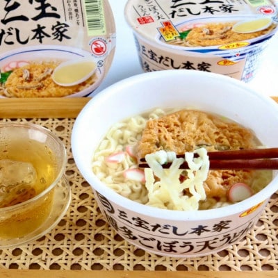 【3ヵ月毎定期便】「三宝だし本家 博多ごぼう天うどん」1ケース(計12個)全4回