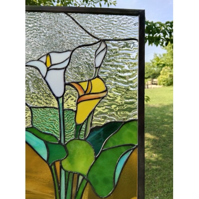 ステンドグラスの「カラーの花束」金属フレーム仕上げ