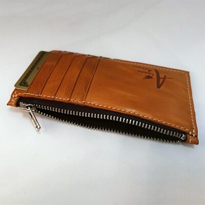 【ギフト用】長崎市革職人が手掛けた牛本革　カードも入る小銭入れ(フレグメントケース)キャメル