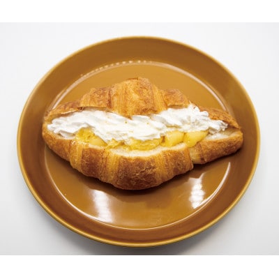 冷やして食べるあんバタークロワッサン&Wクリームクロワッサンセット