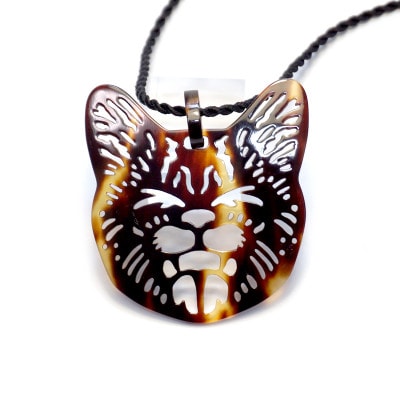 べっ甲製あくび猫ペンダント