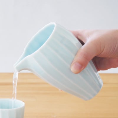 【miyama.】立ち姿が美しい美濃焼の冷酒器セット(青磁)