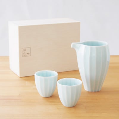 【miyama.】立ち姿が美しい美濃焼の冷酒器セット(青磁)