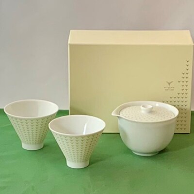【miyama.】お茶を余すところなく美味しく楽しむ為の急須と煎茶碗のセット(新芽黄茶)