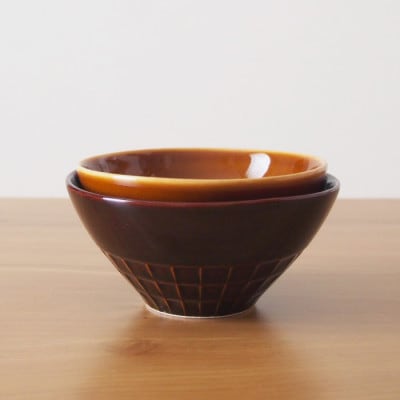 【美濃焼】miyama.のごはん茶碗M・Lペア　箸置き付　ブラウン