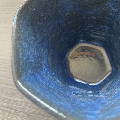 つばめ工房　黒土ロックカップ　氷裂貫入釉(青)