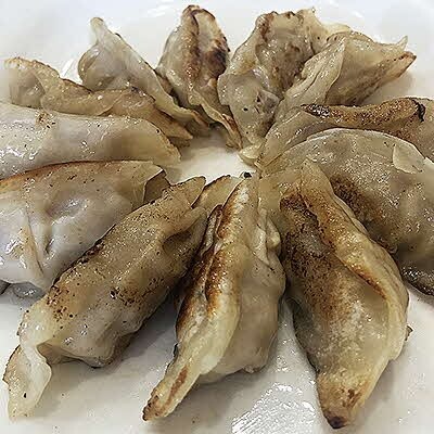 肉汁たっぷり老舗精肉屋の「サンタス餃子」 48個