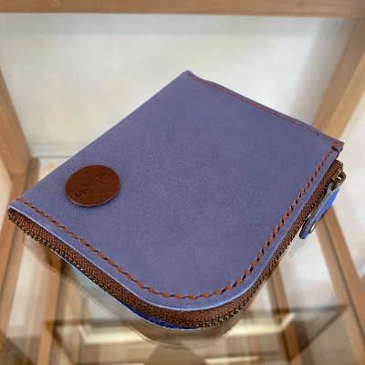 屋久鹿レザーと牛革を組み合わせてお作りしたL型のお財布『島財布』コバルトブルー×ブラウン