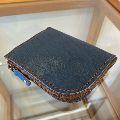 屋久鹿レザーでお作りしたL型のお財布『島財布』ネイビー×ブラウン