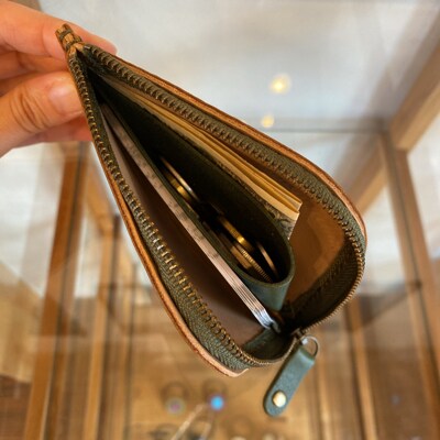 屋久鹿レザーでお作りしたL型のお財布『島財布』キャメル×モスグリーン