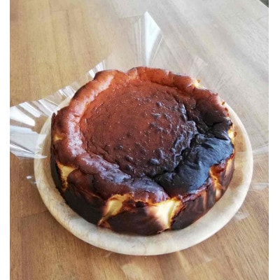 名古屋コーチンのバスクチーズケーキ　ホールケーキ