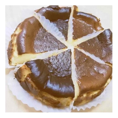 名古屋コーチンのバスクチーズケーキ　ホールケーキ