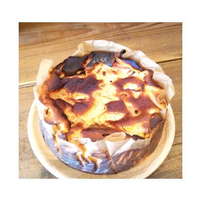 りんごのバスクチーズケーキ　ホールケーキ