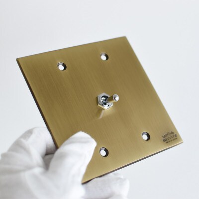 HITTITEのトグルスイッチ　真鍮色　B(1口正方形)