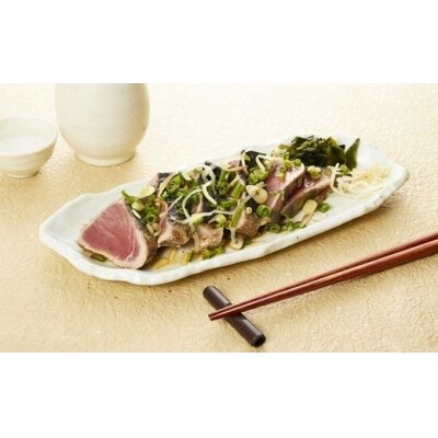 漁師町の老舗魚屋大将が厳選した本格カツオ藁焼きタタキ