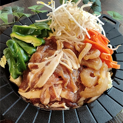 室蘭工業大学ものづくり基盤センター企画　特製深型ジンギスカン鍋と味付け豚肉セット